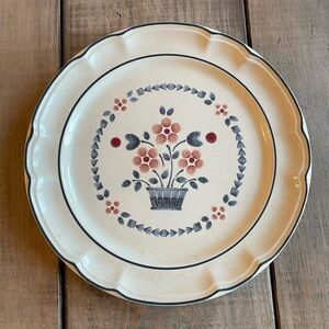 Brambleberry Floral Patterned Plate